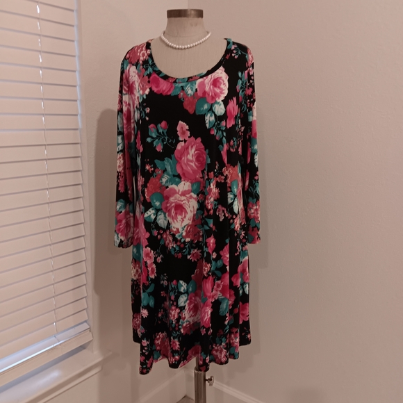 Dresses & Skirts - Floral Long Sleeve Dress
